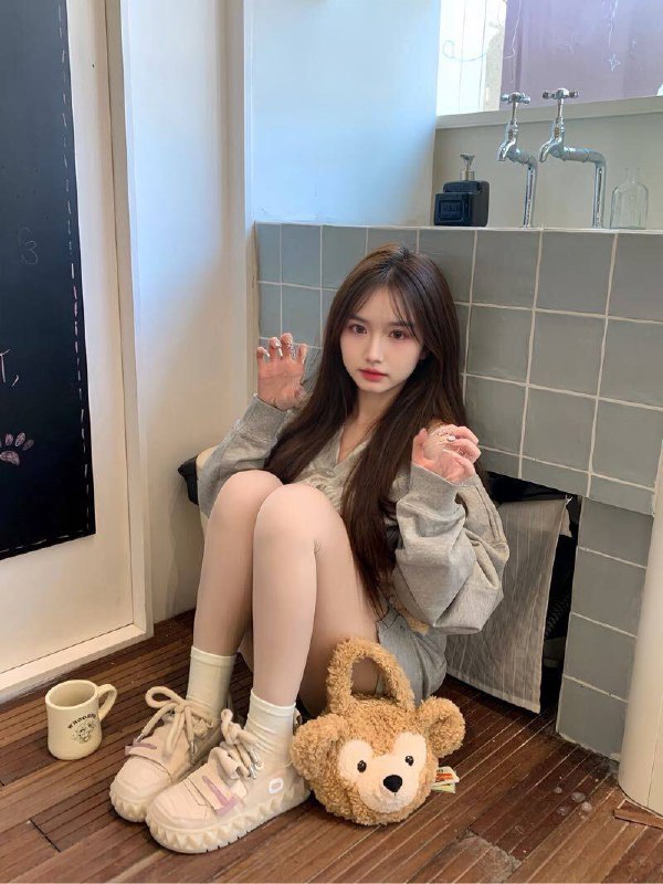 AgADGsQxG6lw2FU.jpg